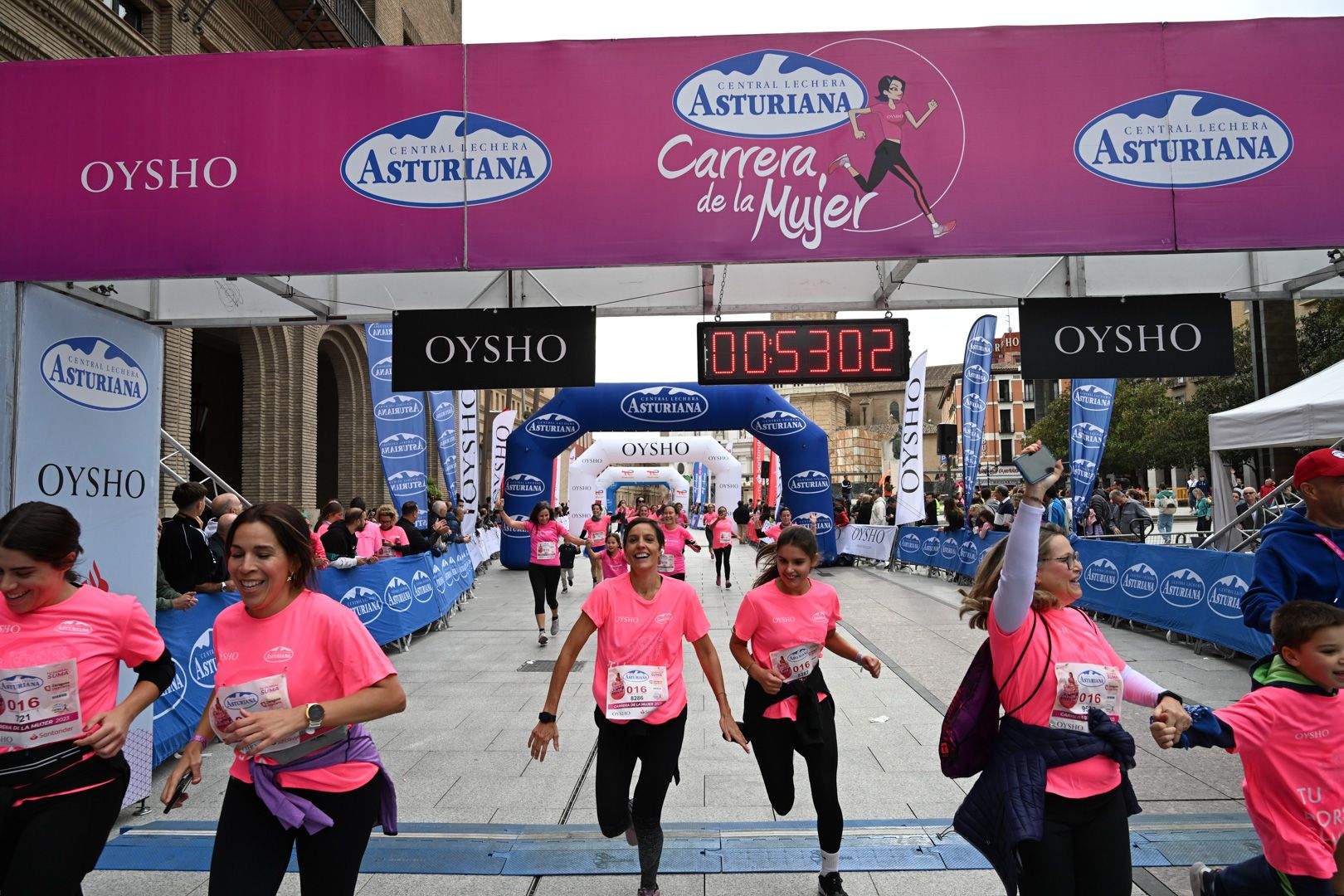 Todas las fotos de la Carrera de la Mujer de Zaragoza 2023. 5895