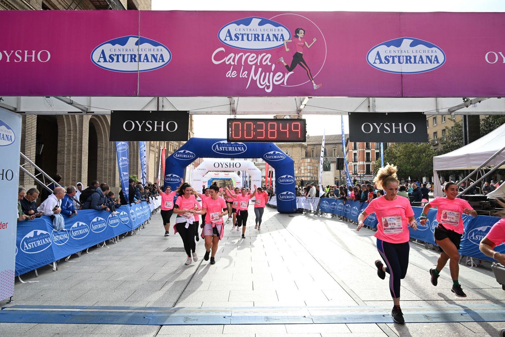 Todas las fotos de la Carrera de la Mujer de Zaragoza 2023. 4946