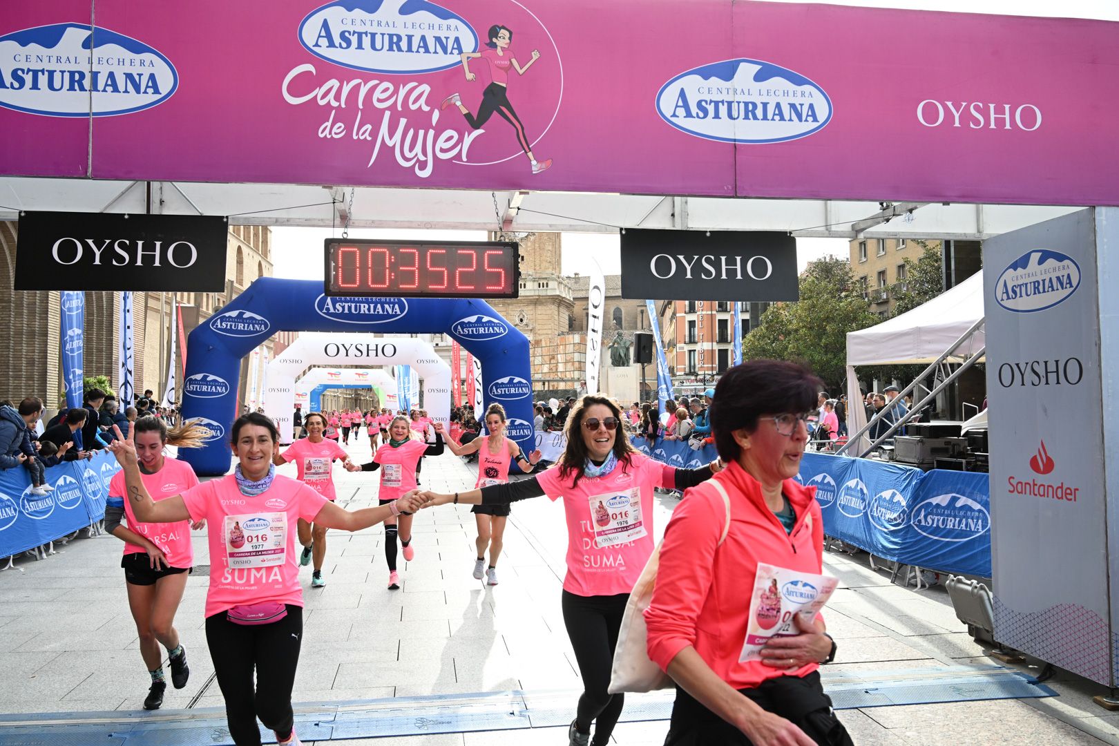 Todas las fotos de la Carrera de la Mujer de Zaragoza 2023. 4709