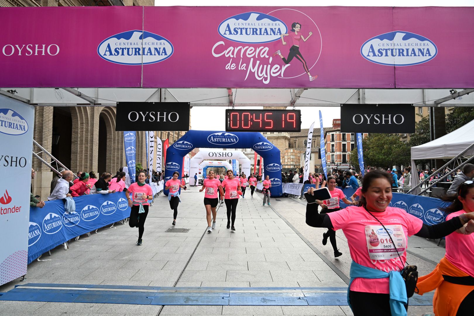 Todas las fotos de la Carrera de la Mujer de Zaragoza 2023. 5425