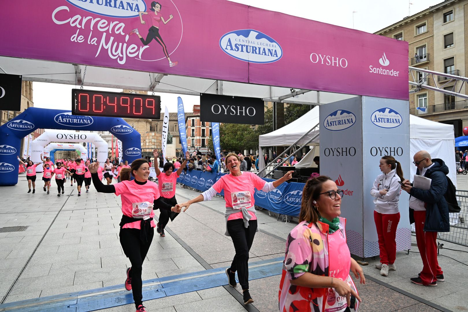 Todas las fotos de la Carrera de la Mujer de Zaragoza 2023. 5673