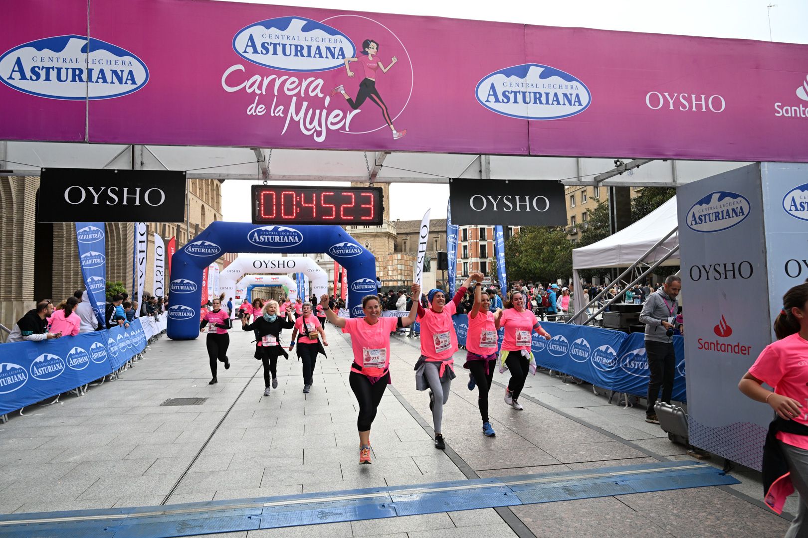 Todas las fotos de la Carrera de la Mujer de Zaragoza 2023. 5432