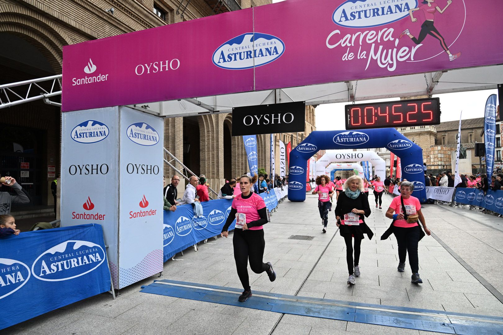 Todas las fotos de la Carrera de la Mujer de Zaragoza 2023. 5435