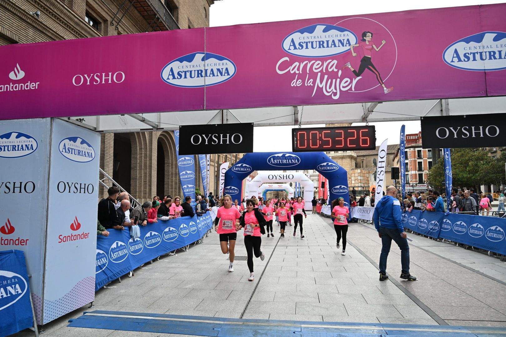 Todas las fotos de la Carrera de la Mujer de Zaragoza 2023. 5920