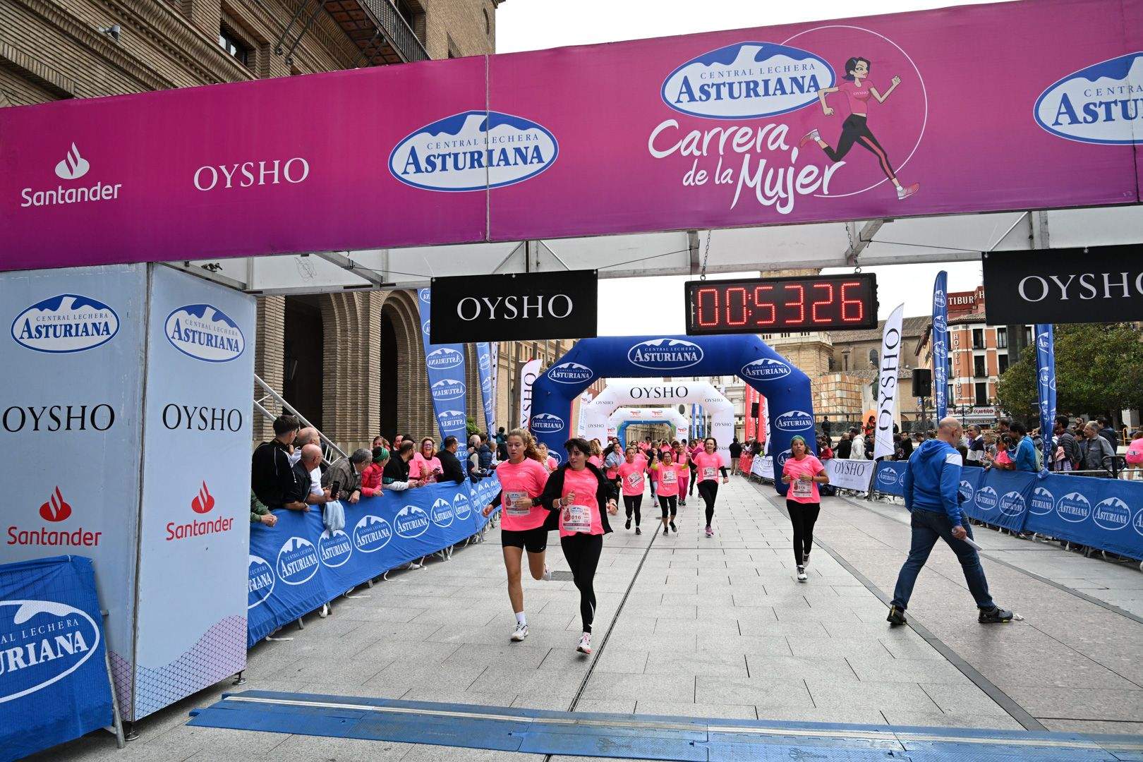 Todas las fotos de la Carrera de la Mujer de Zaragoza 2023. 5921