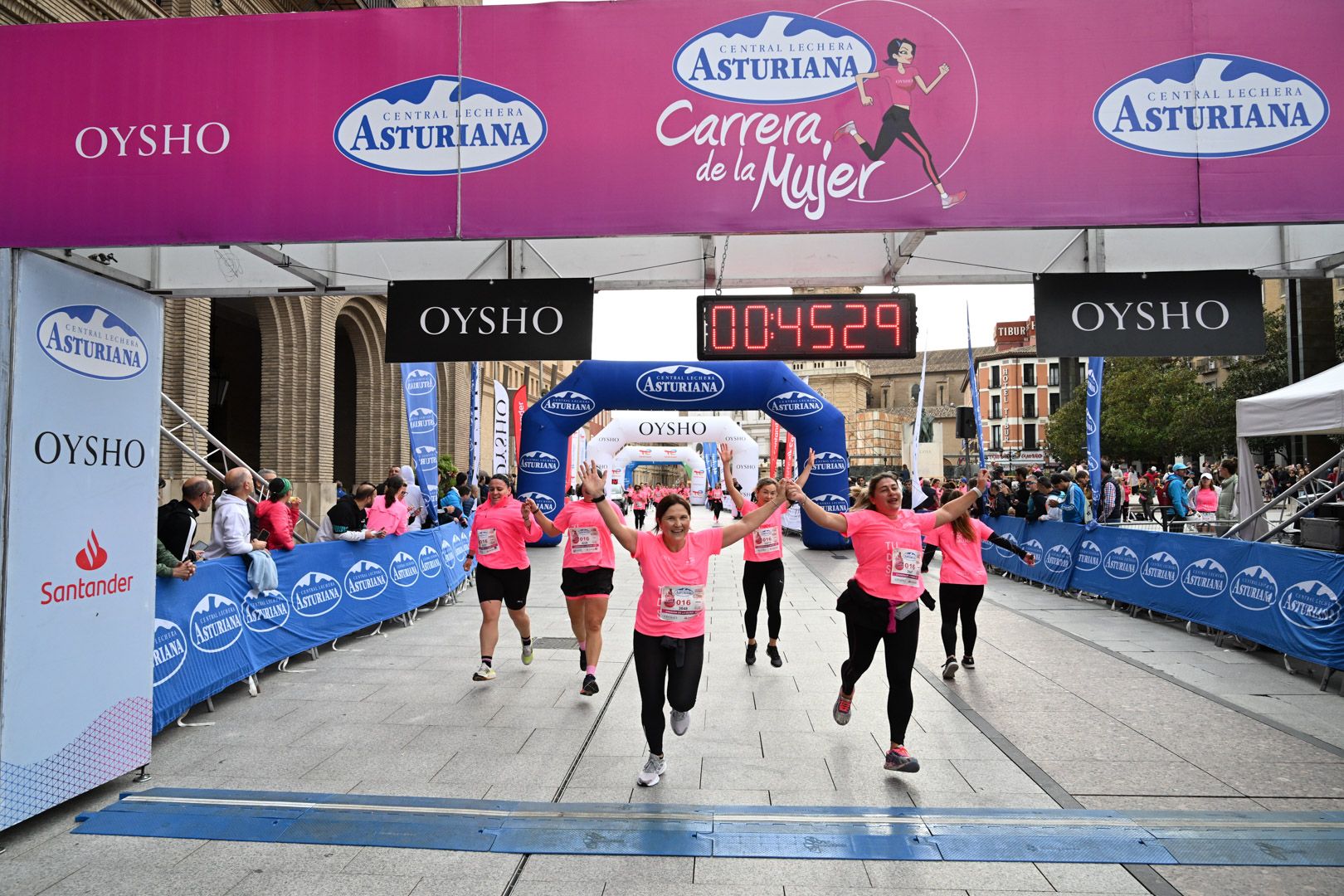 Todas las fotos de la Carrera de la Mujer de Zaragoza 2023. 5439