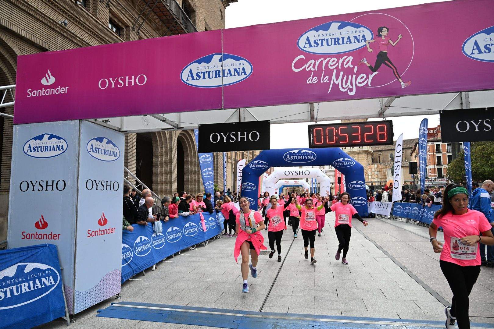 Todas las fotos de la Carrera de la Mujer de Zaragoza 2023. 5925