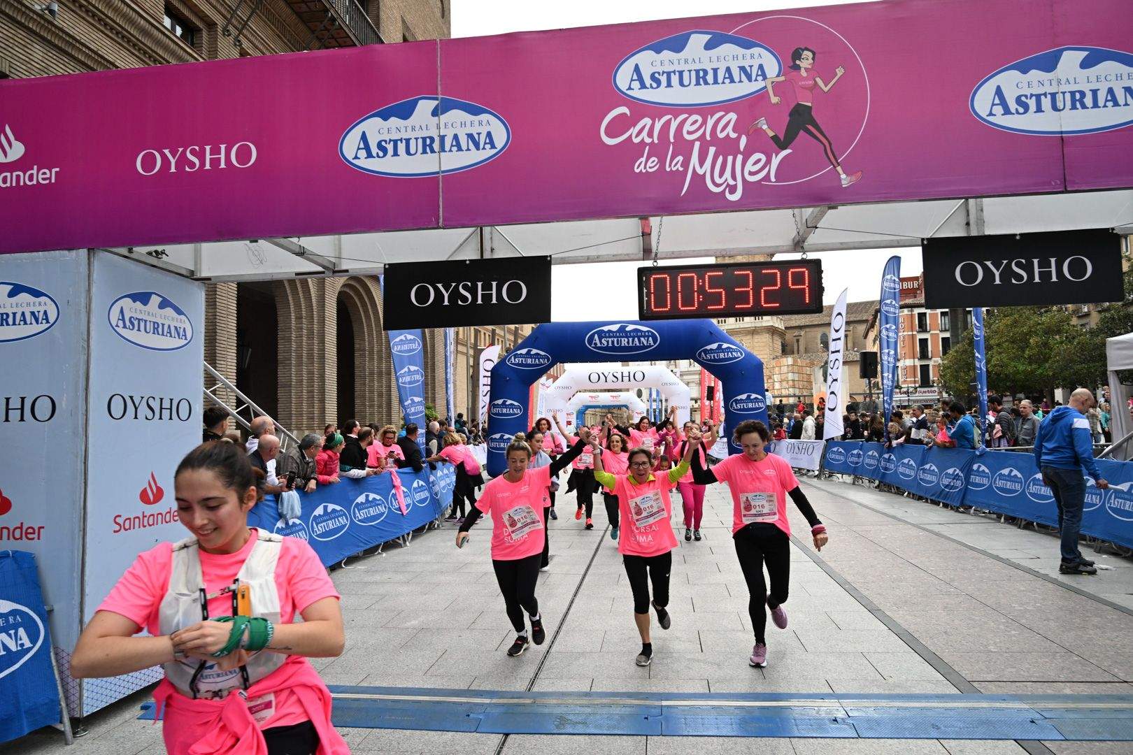 Todas las fotos de la Carrera de la Mujer de Zaragoza 2023. 5927