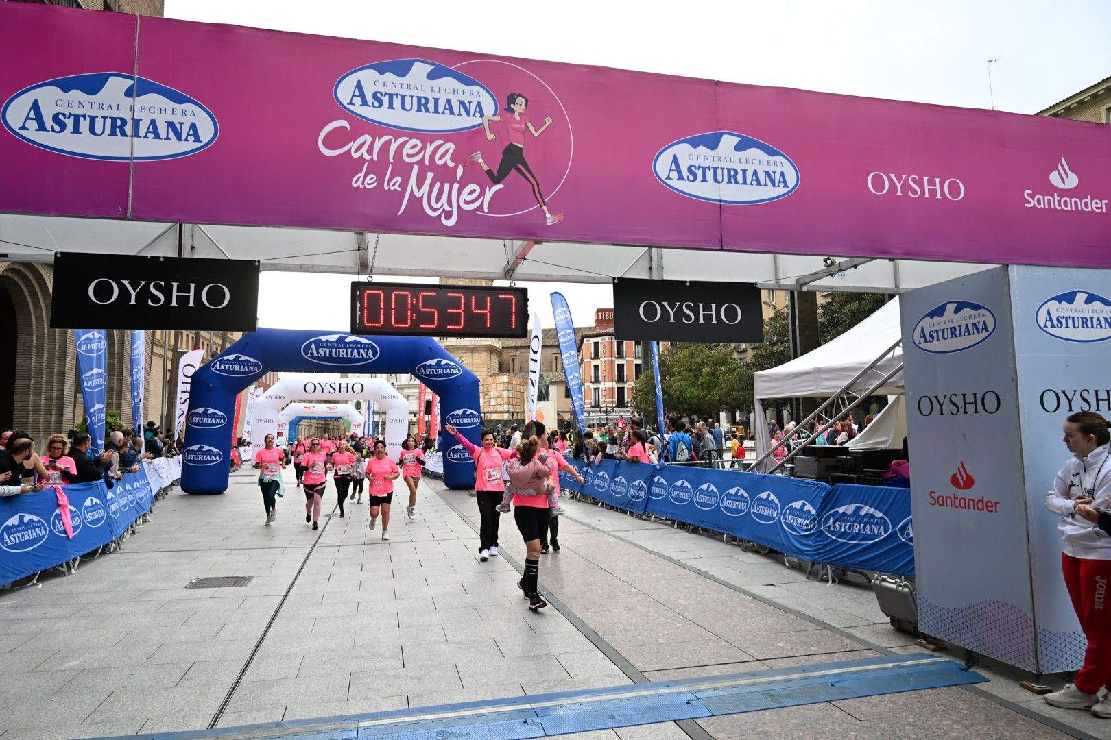 Todas las fotos de la Carrera de la Mujer de Zaragoza 2023. 5944