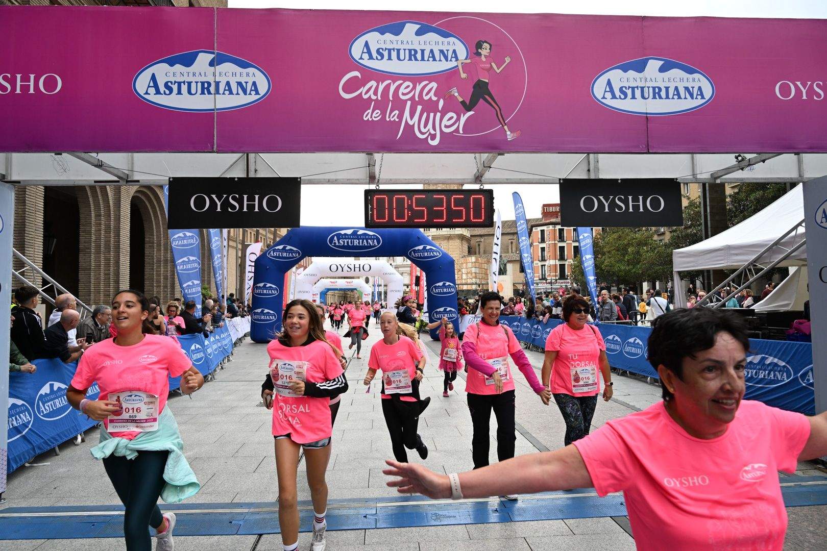 Todas las fotos de la Carrera de la Mujer de Zaragoza 2023. 5950