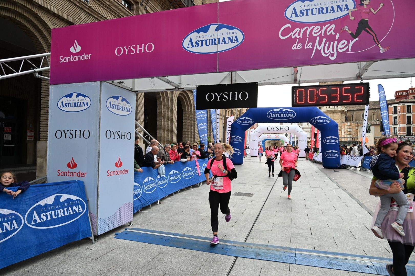 Todas las fotos de la Carrera de la Mujer de Zaragoza 2023. 5953