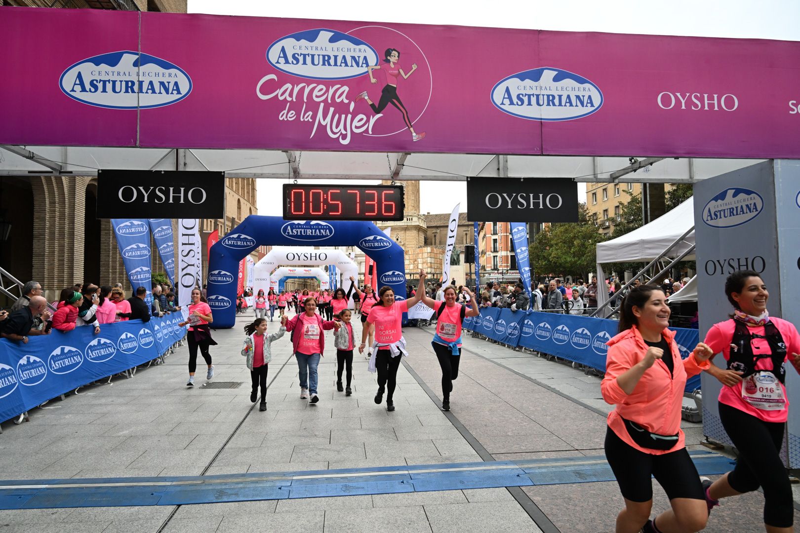 Todas las fotos de la Carrera de la Mujer de Zaragoza 2023. 6155