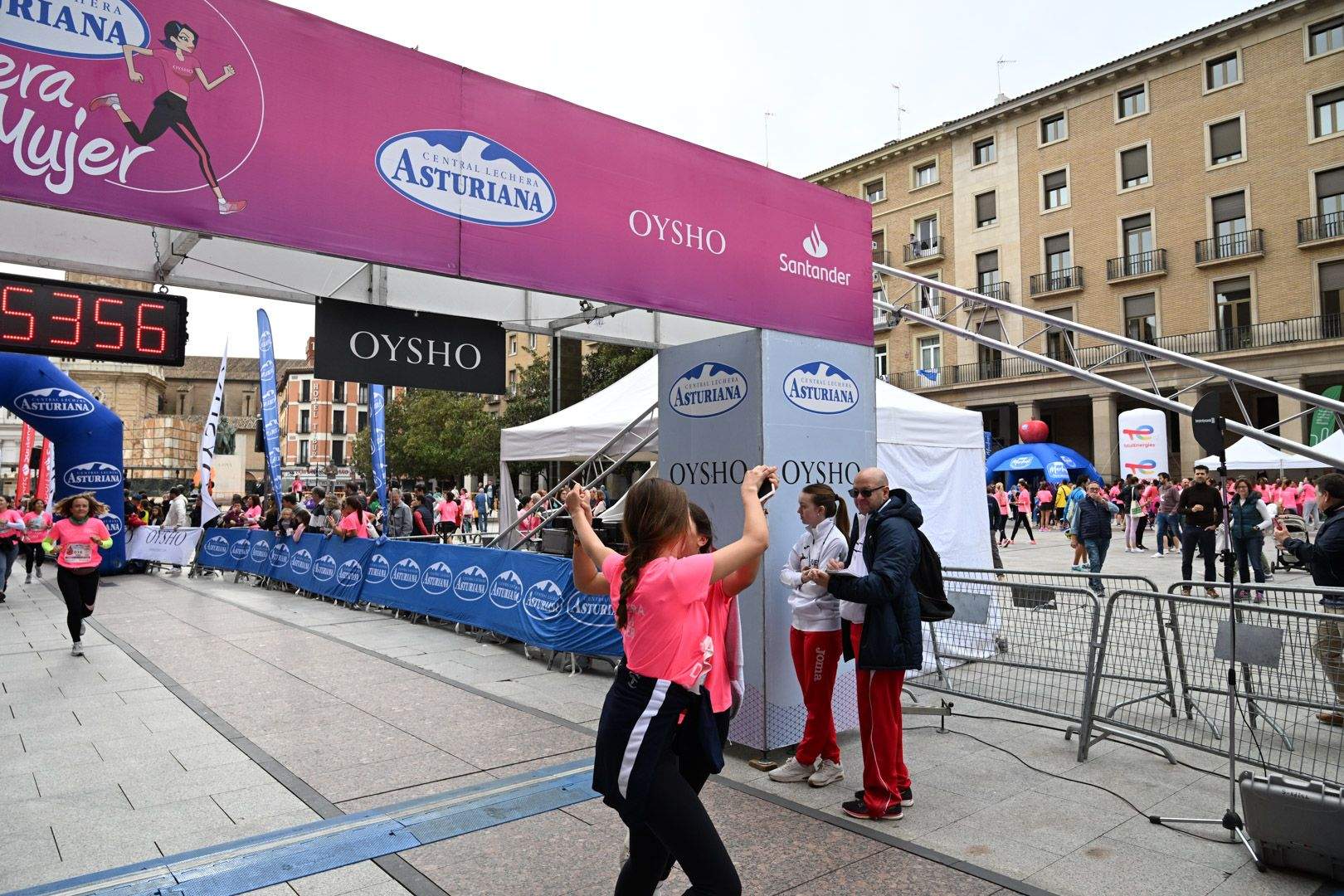 Todas las fotos de la Carrera de la Mujer de Zaragoza 2023. 5956