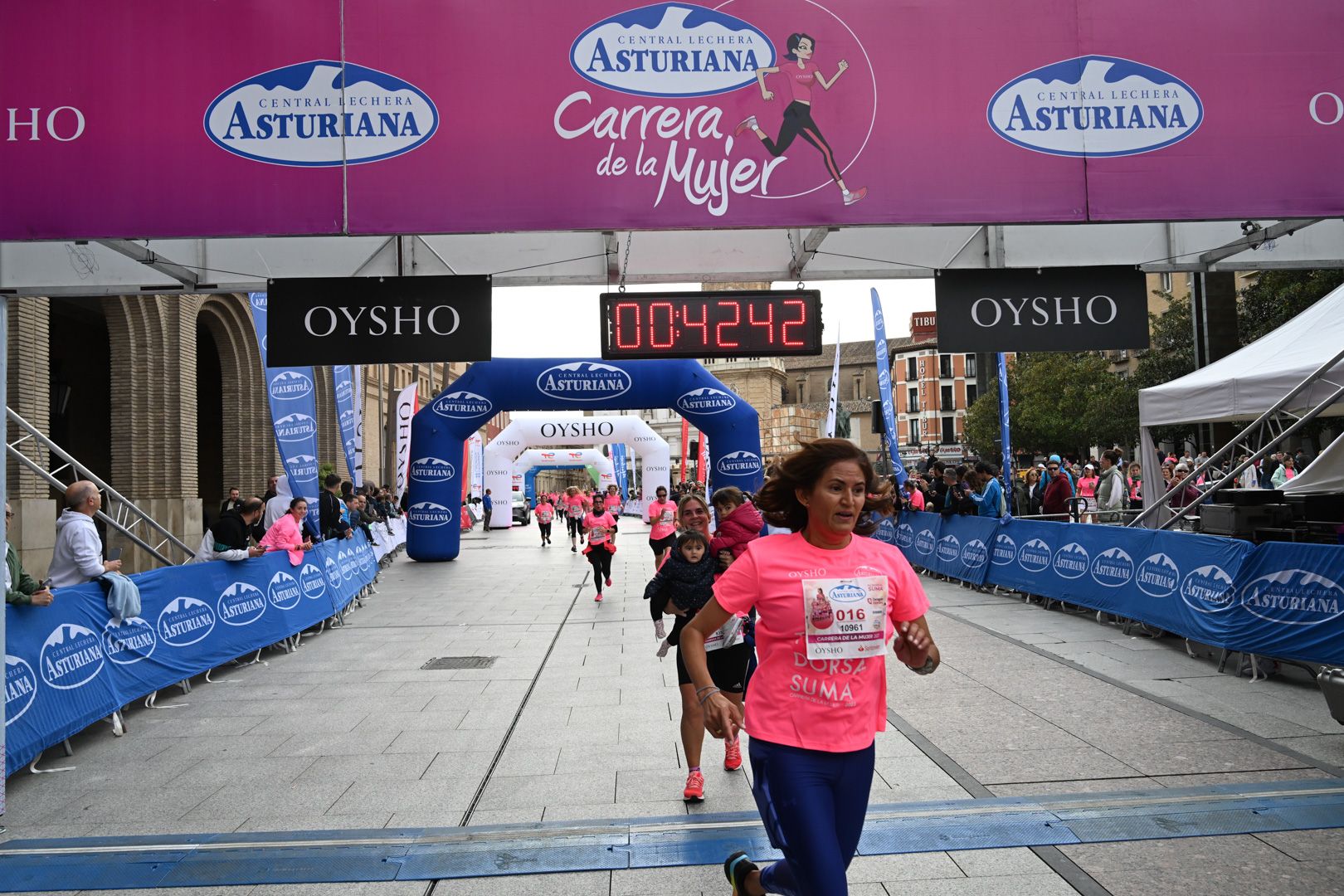 Todas las fotos de la Carrera de la Mujer de Zaragoza 2023. 5239