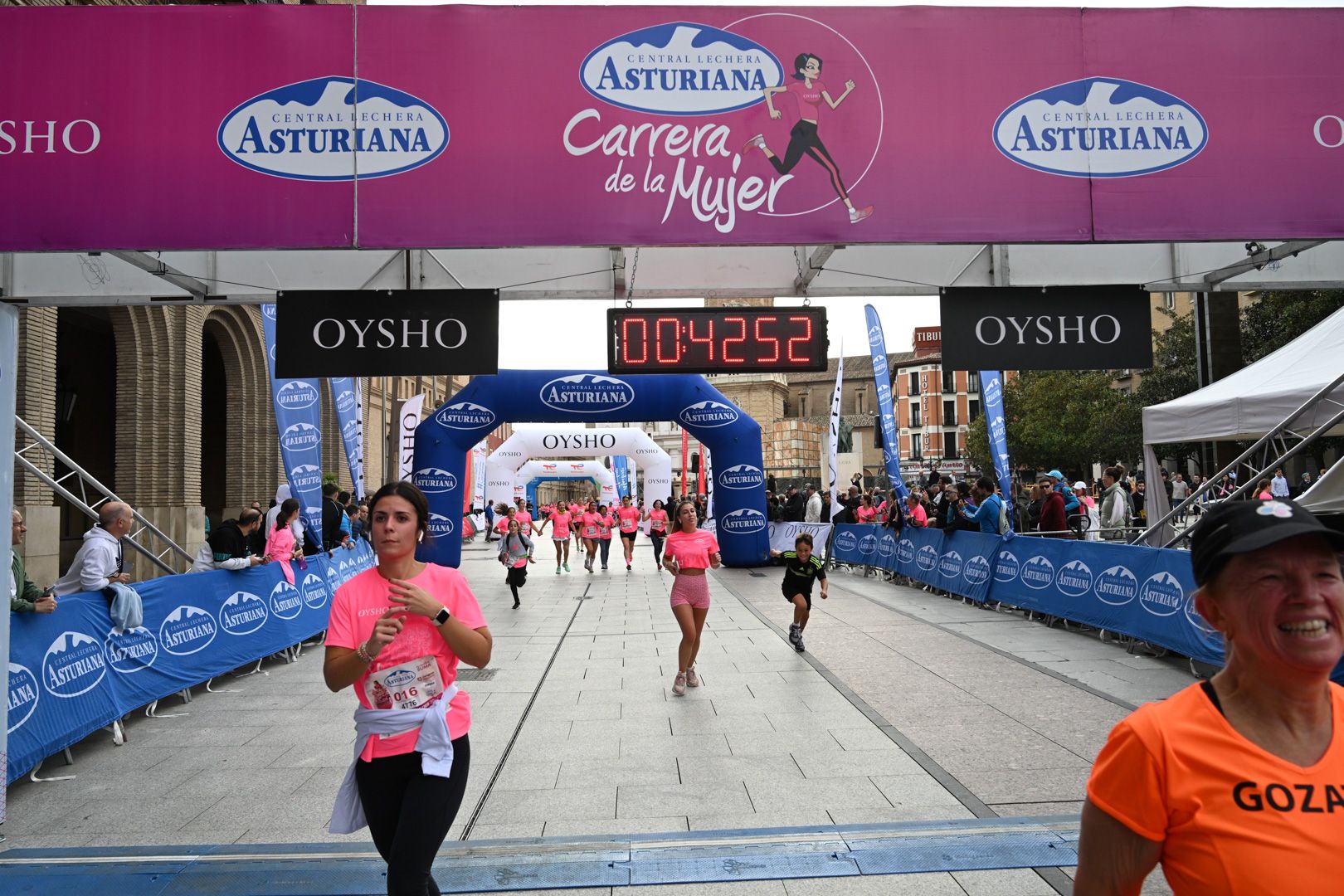Todas las fotos de la Carrera de la Mujer de Zaragoza 2023. 5249