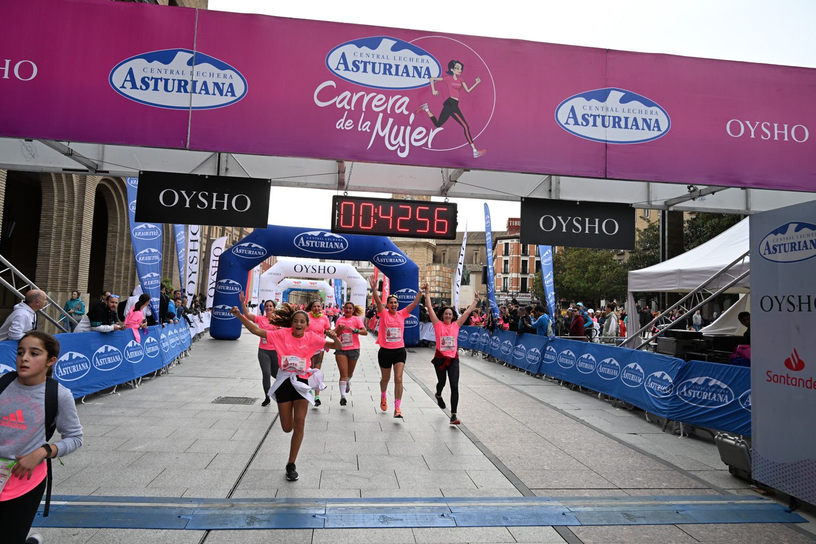 Todas las fotos de la Carrera de la Mujer de Zaragoza 2023. 5253