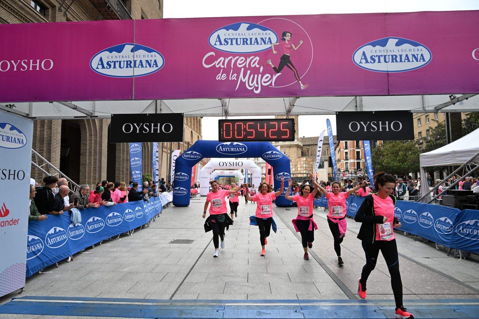 Todas las fotos de la Carrera de la Mujer de Zaragoza 2023. 5983