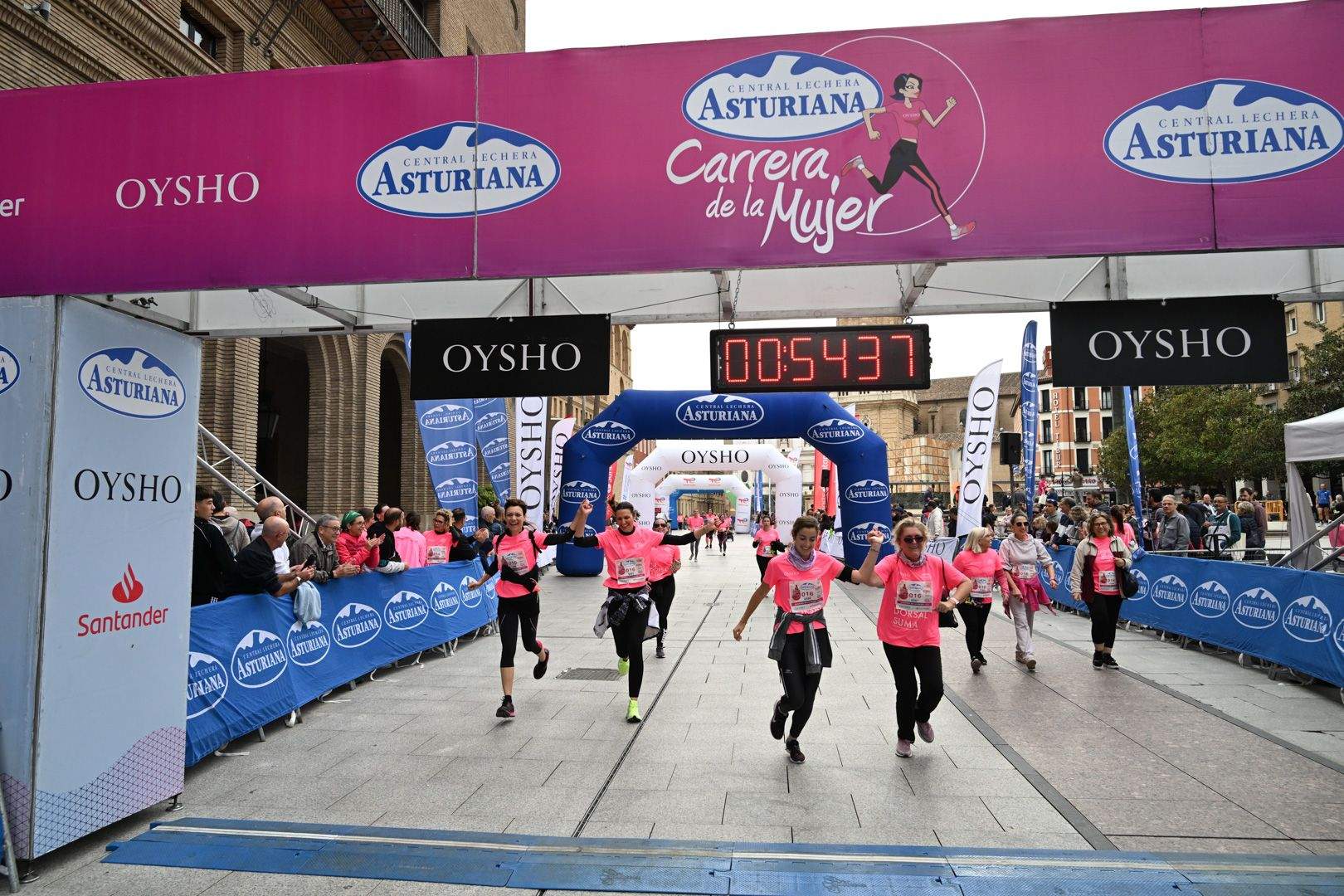 Todas las fotos de la Carrera de la Mujer de Zaragoza 2023. 5989