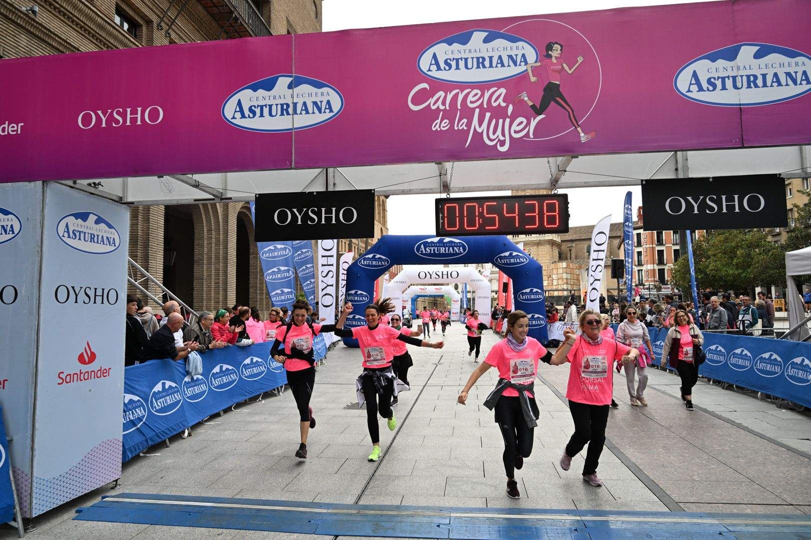 Todas las fotos de la Carrera de la Mujer de Zaragoza 2023. 5990