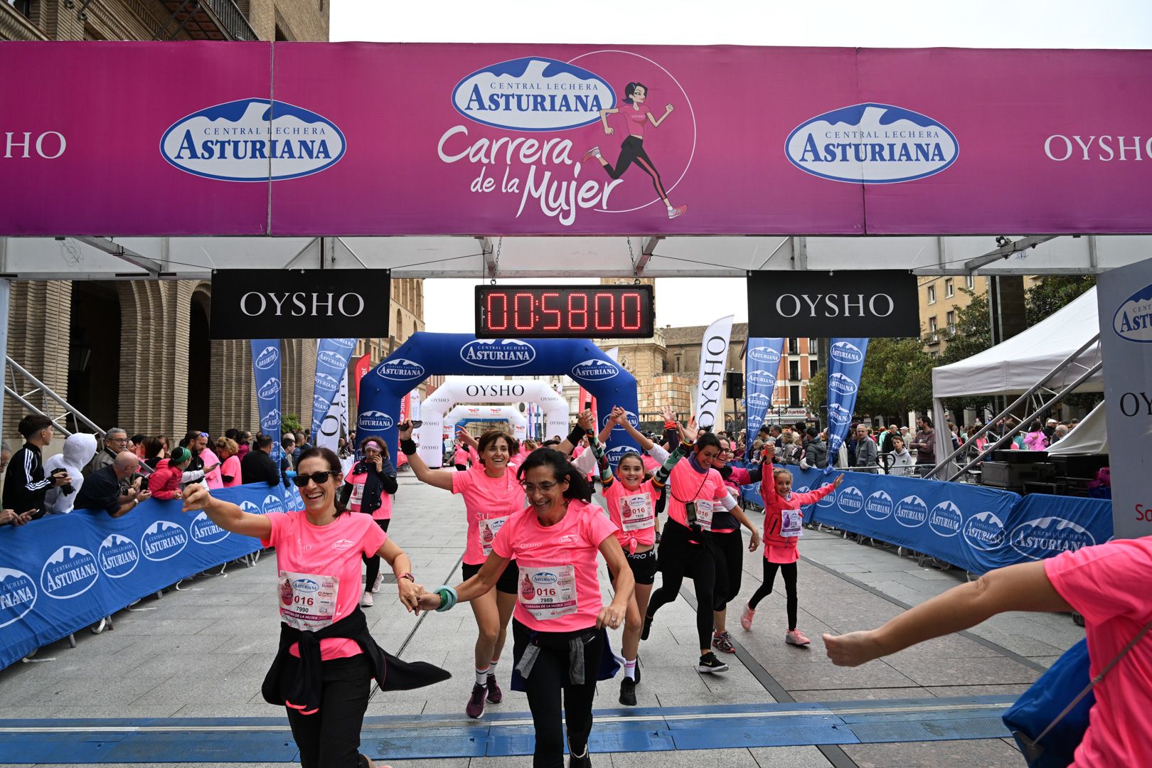Todas las fotos de la Carrera de la Mujer de Zaragoza 2023. 6193