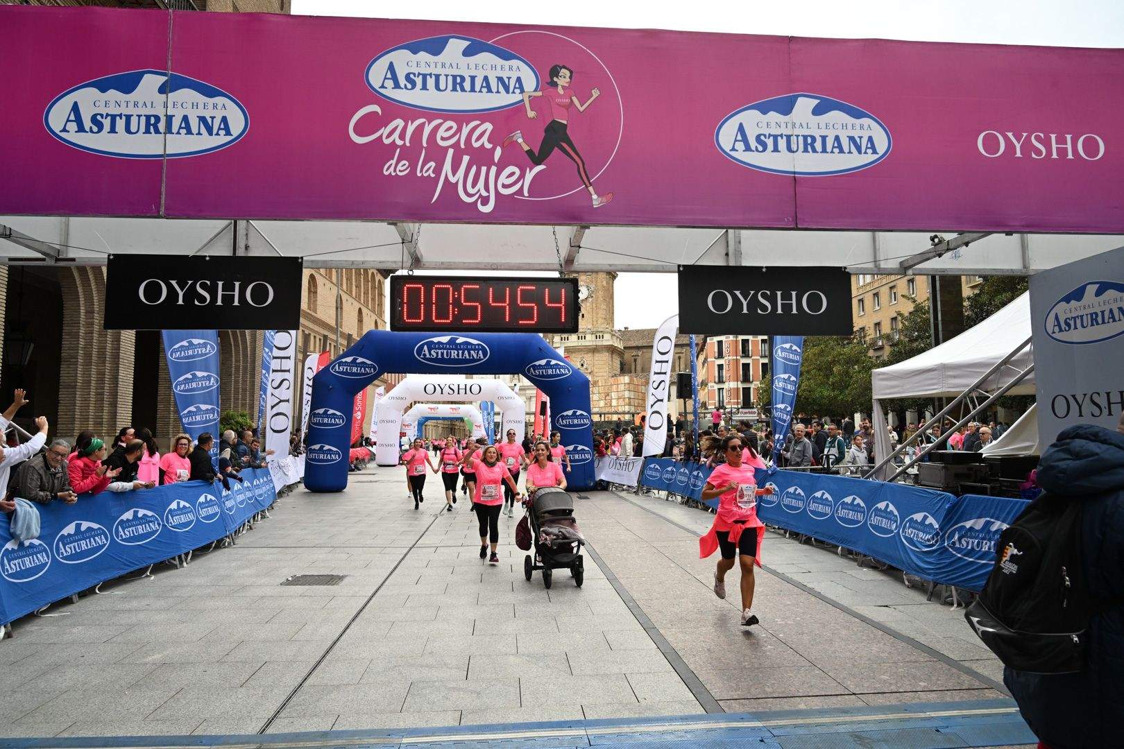 Todas las fotos de la Carrera de la Mujer de Zaragoza 2023. 6001