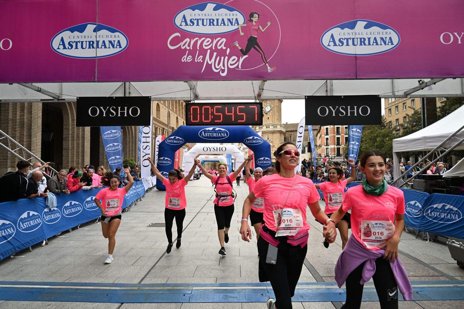 Todas las fotos de la Carrera de la Mujer de Zaragoza 2023. 6007
