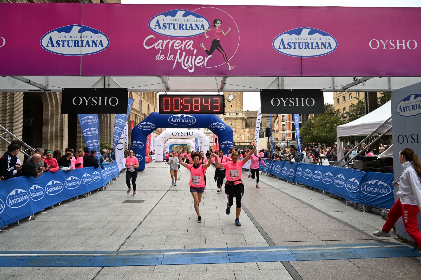 Todas las fotos de la Carrera de la Mujer de Zaragoza 2023. 6251