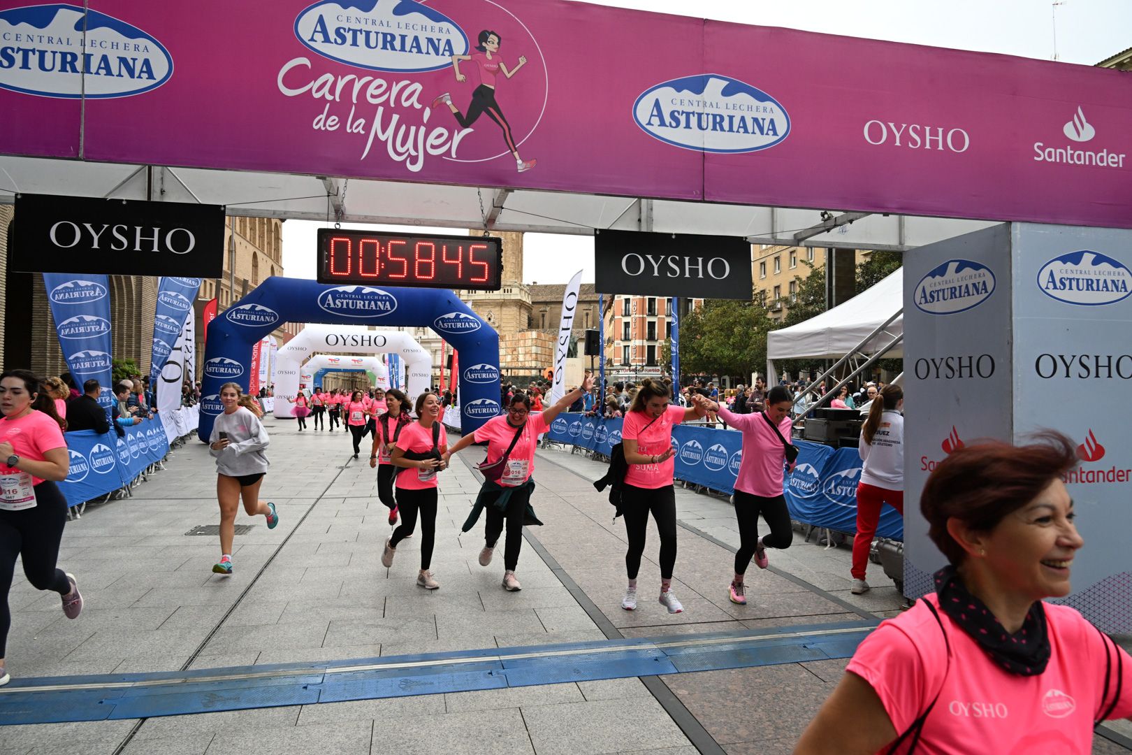 Todas las fotos de la Carrera de la Mujer de Zaragoza 2023. 6254