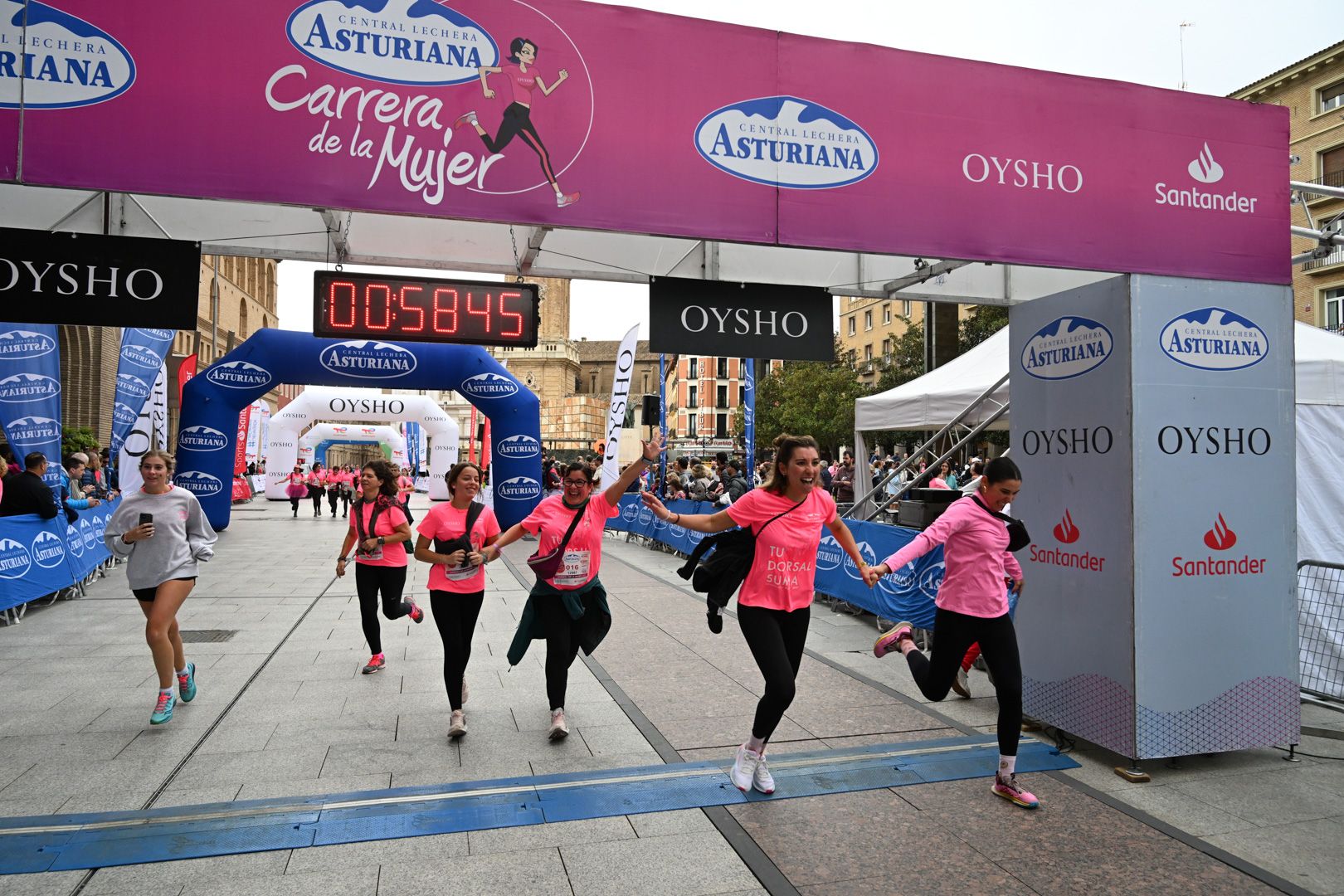 Todas las fotos de la Carrera de la Mujer de Zaragoza 2023. 6255