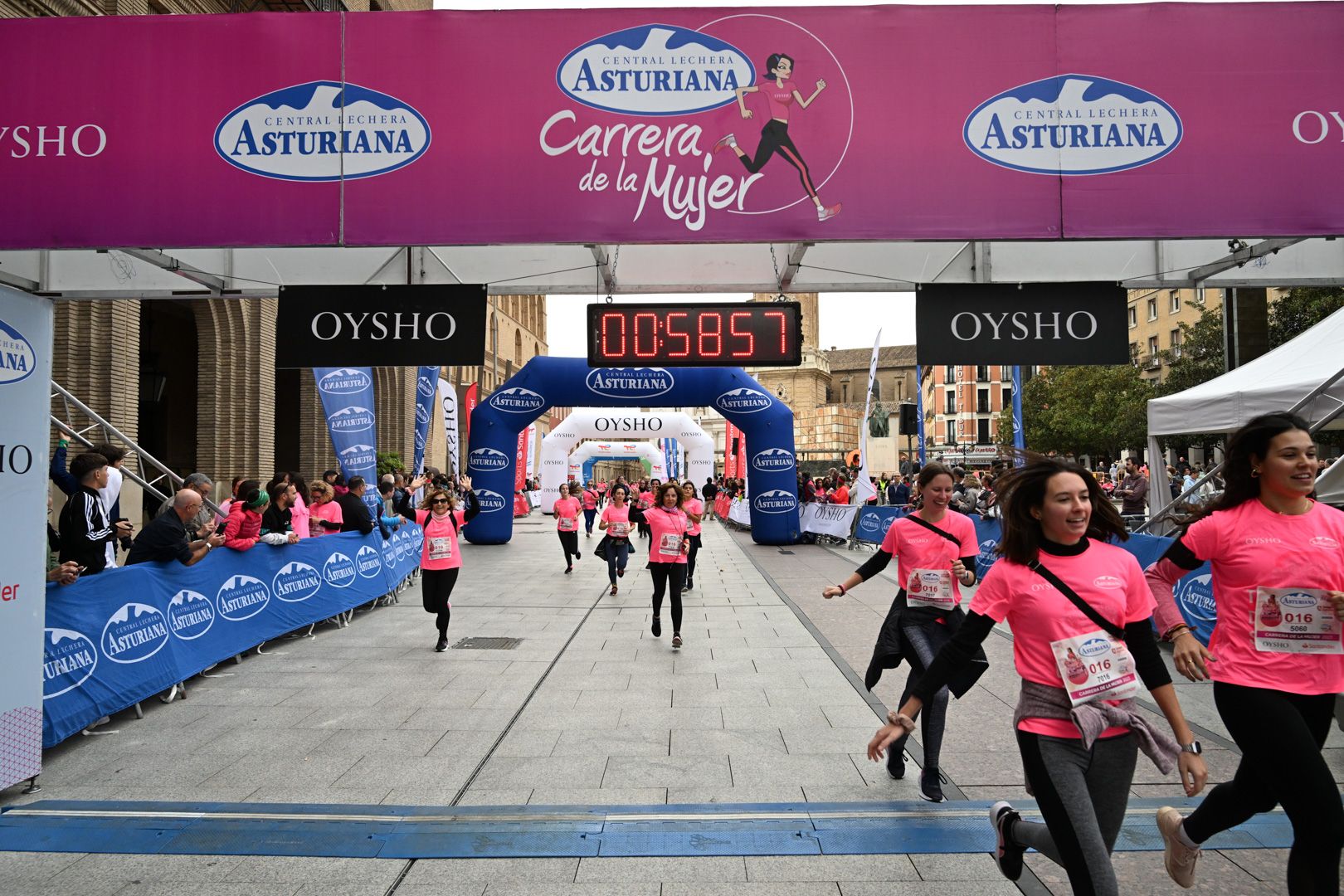 Todas las fotos de la Carrera de la Mujer de Zaragoza 2023. 6266