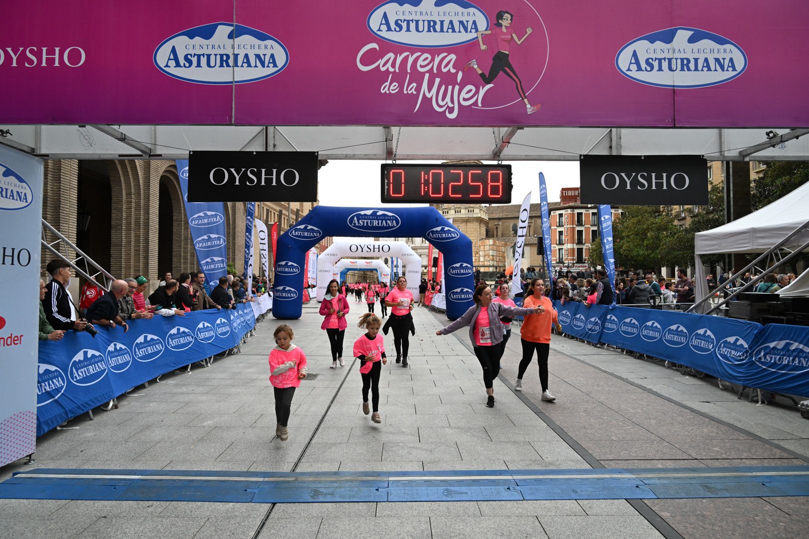 Todas las fotos de la Carrera de la Mujer de Zaragoza 2023. 6512
