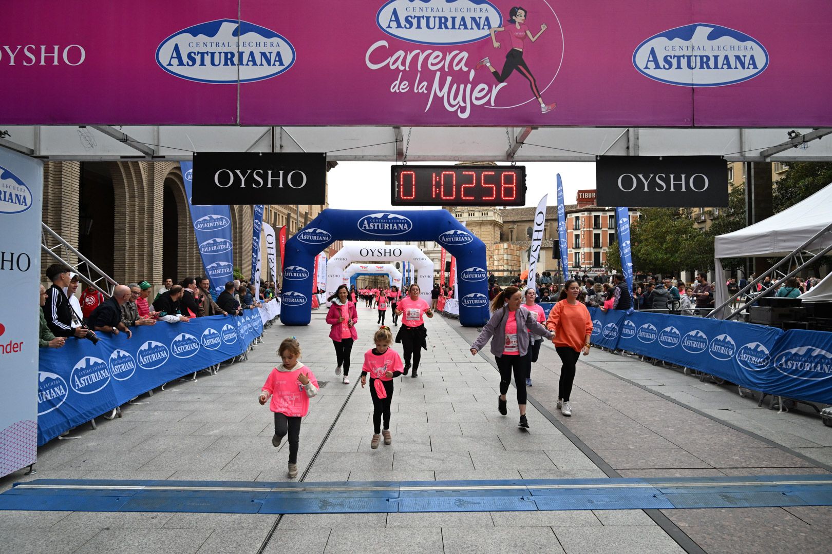 Todas las fotos de la Carrera de la Mujer de Zaragoza 2023. 6513