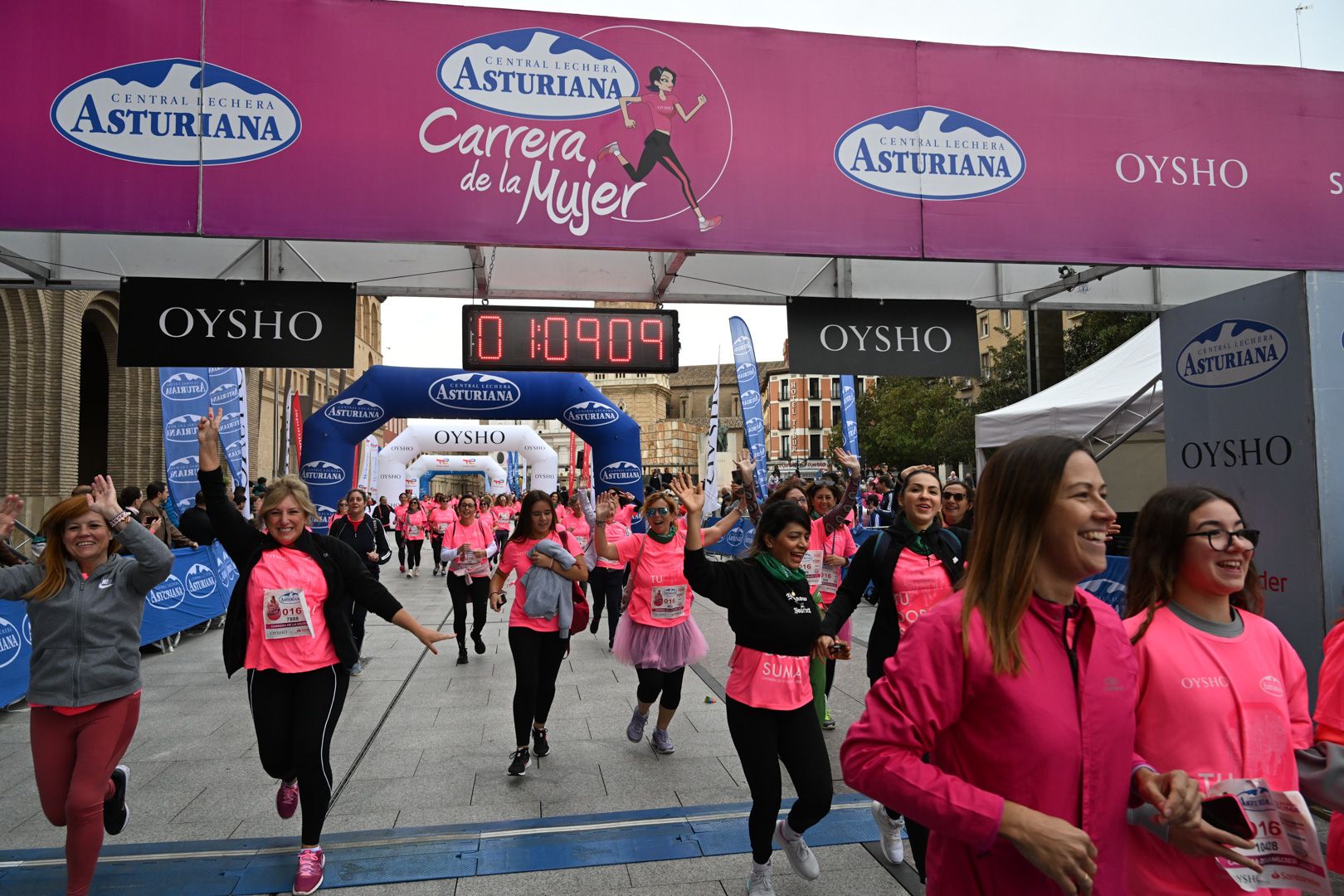 Todas las fotos de la Carrera de la Mujer de Zaragoza 2023. 7011