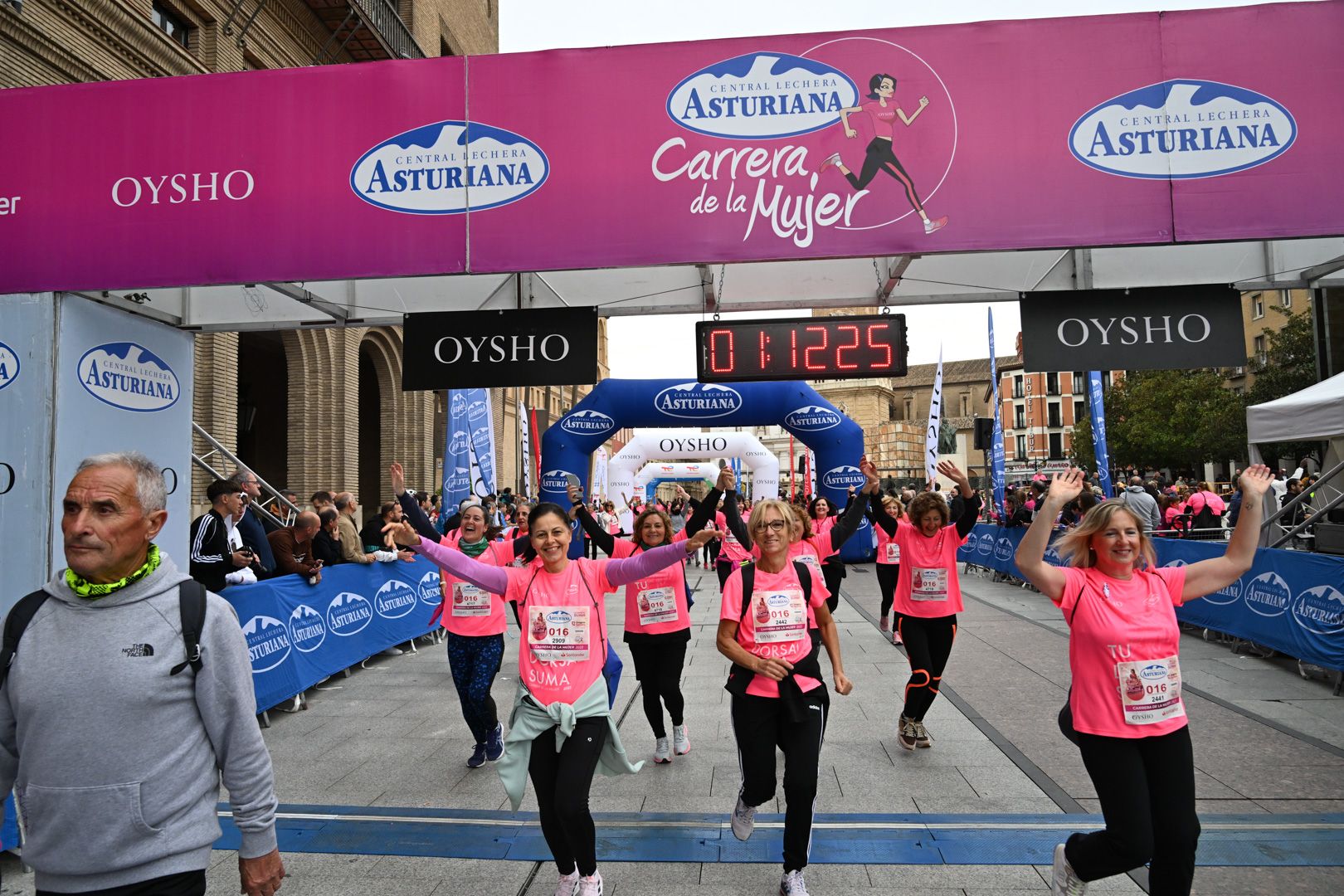 Todas las fotos de la Carrera de la Mujer de Zaragoza 2023. 7268