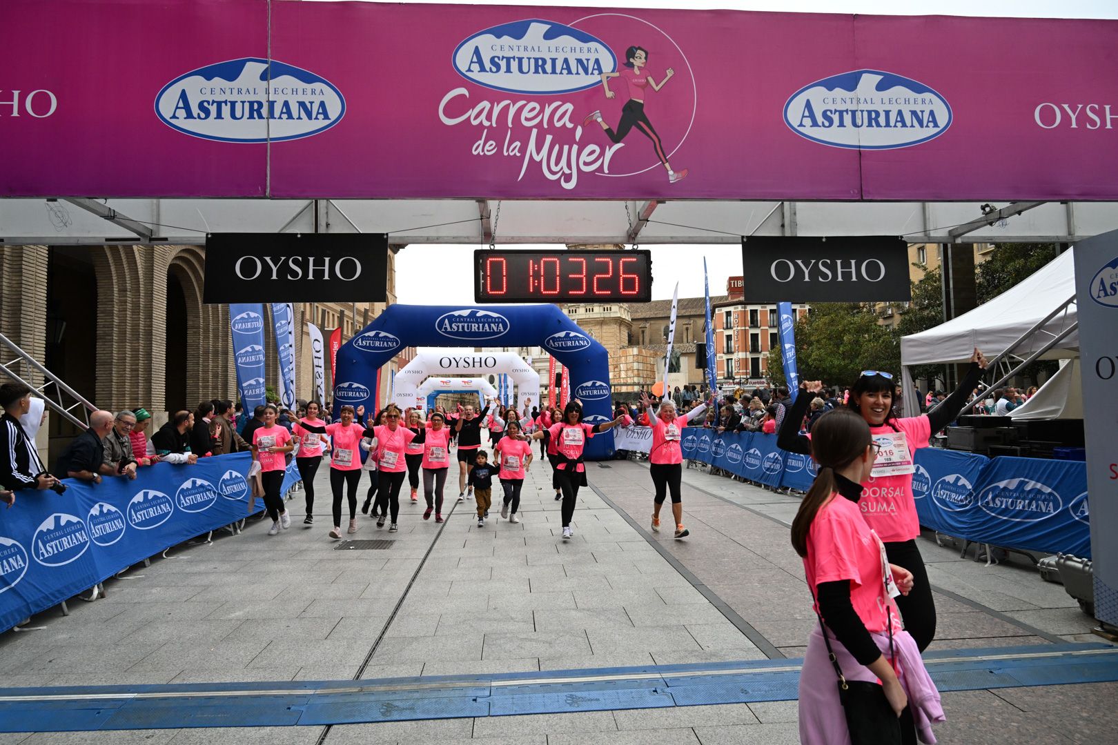 Todas las fotos de la Carrera de la Mujer de Zaragoza 2023. 6544