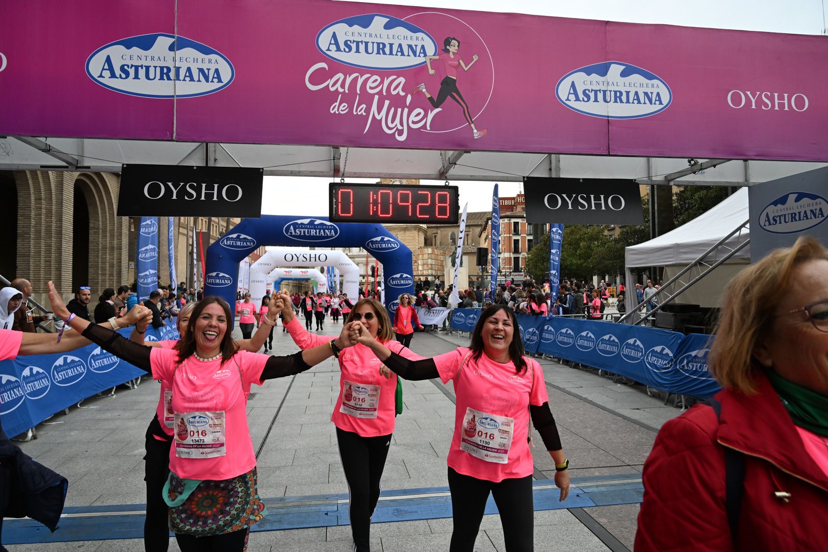 Todas las fotos de la Carrera de la Mujer de Zaragoza 2023. 7032