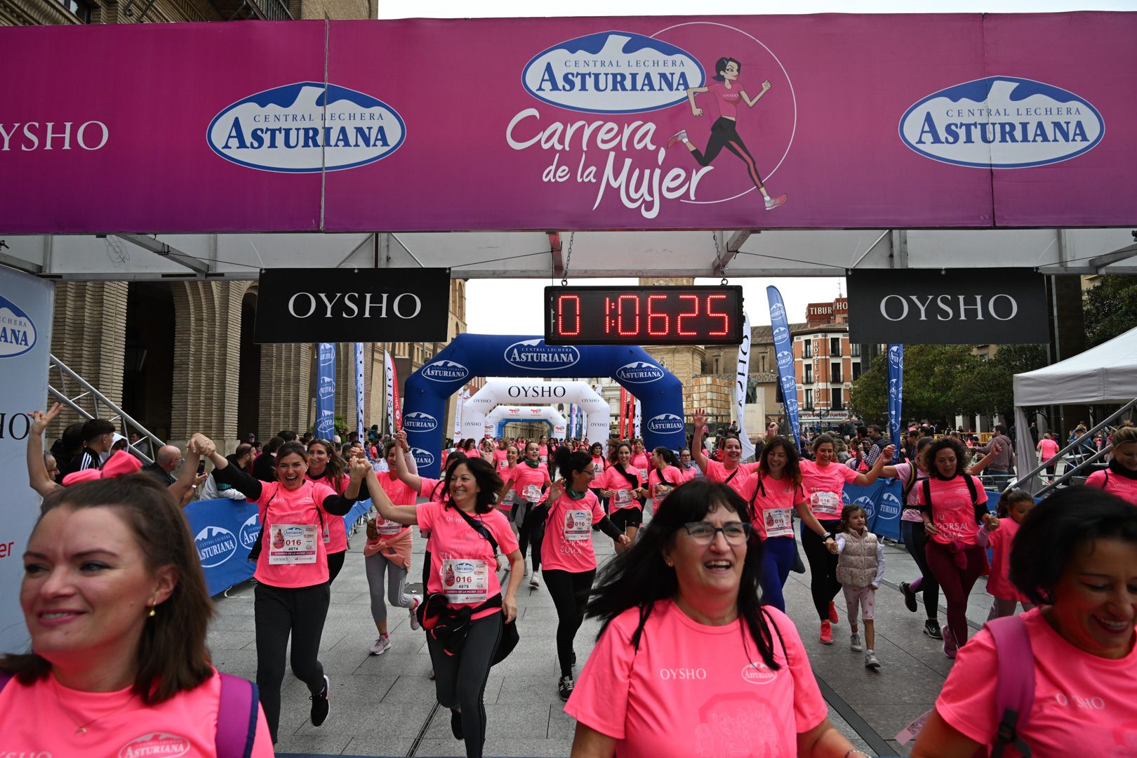 Todas las fotos de la Carrera de la Mujer de Zaragoza 2023. 6791