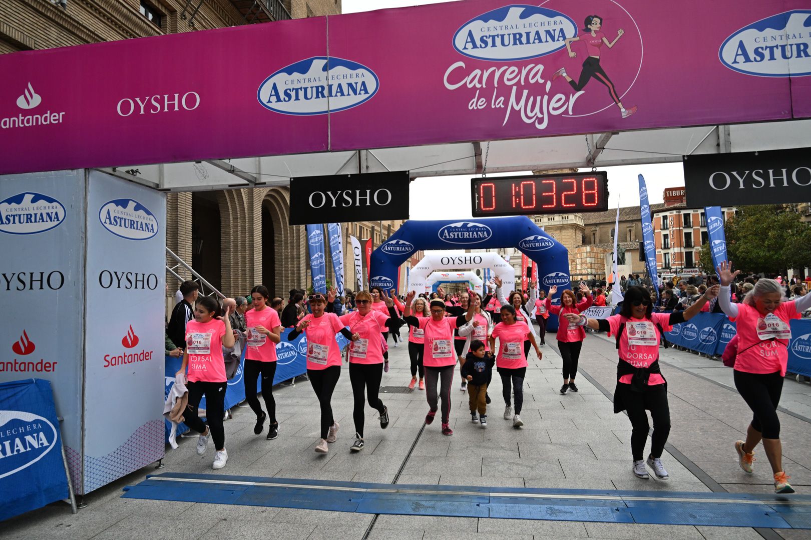 Todas las fotos de la Carrera de la Mujer de Zaragoza 2023. 6548