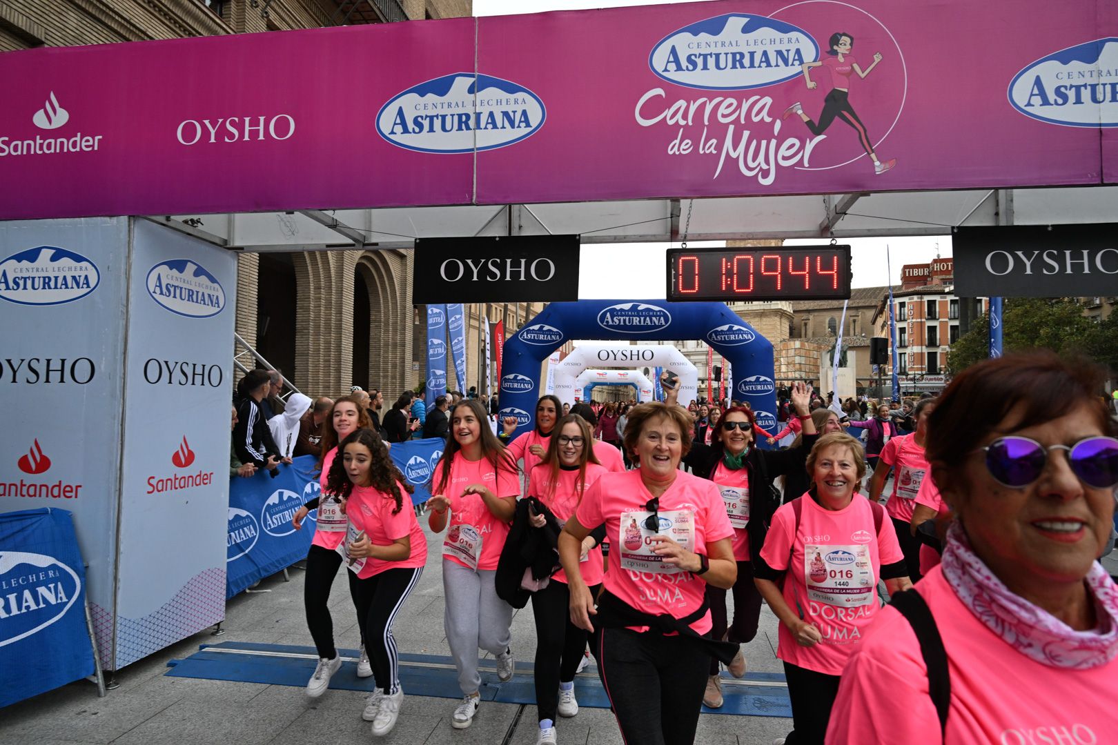 Todas las fotos de la Carrera de la Mujer de Zaragoza 2023. 7049