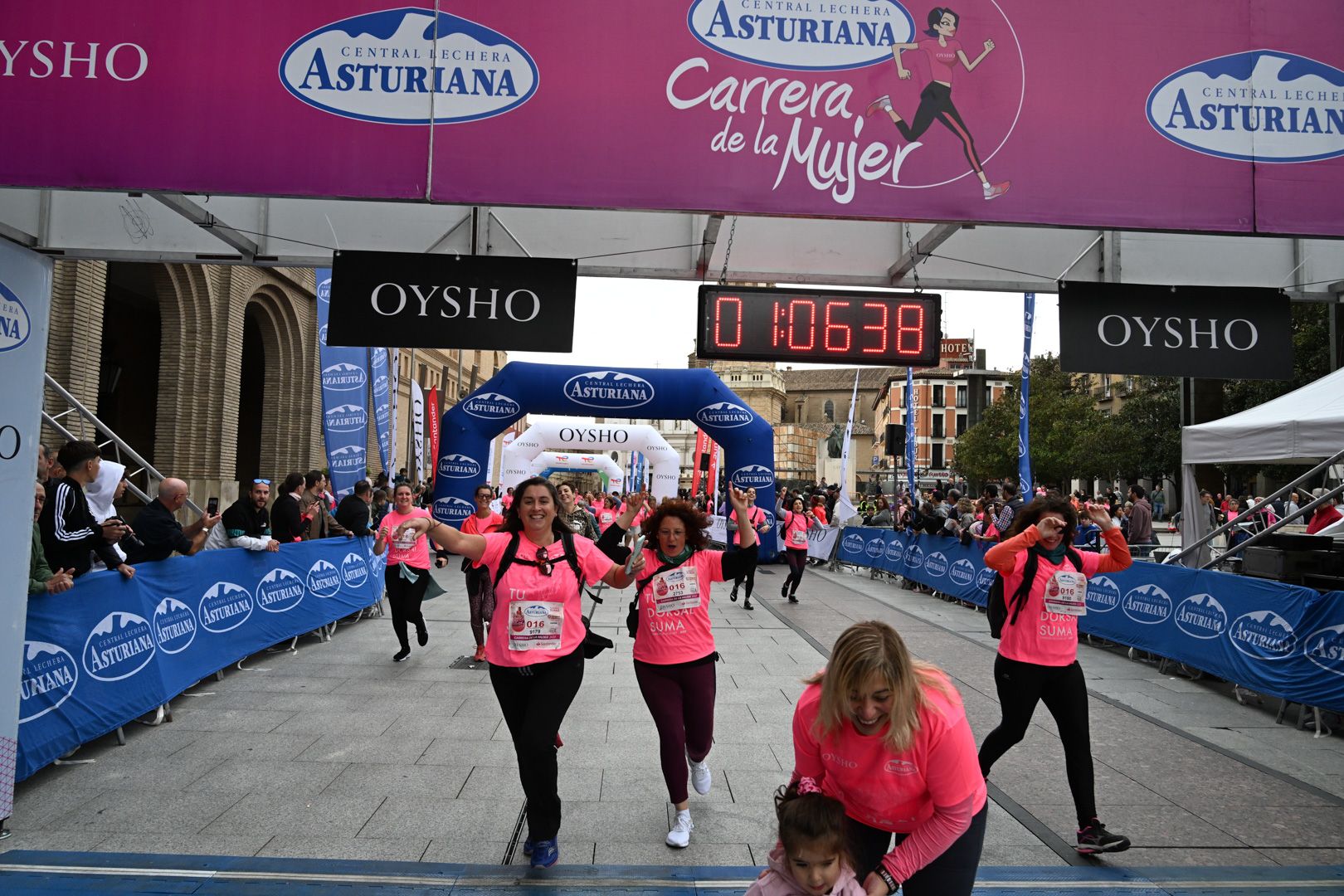 Todas las fotos de la Carrera de la Mujer de Zaragoza 2023. 6813