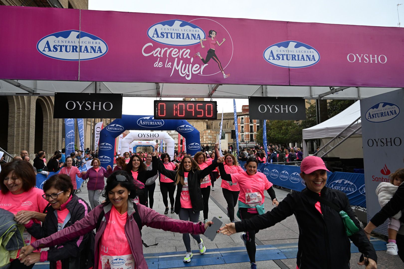 Todas las fotos de la Carrera de la Mujer de Zaragoza 2023. 7062