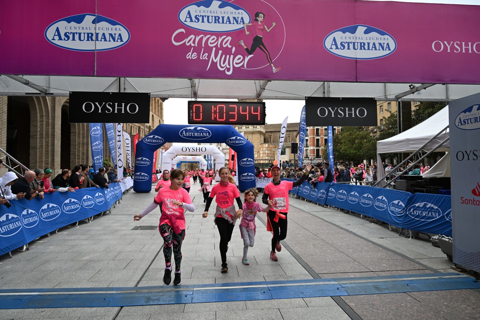 Todas las fotos de la Carrera de la Mujer de Zaragoza 2023. 6578