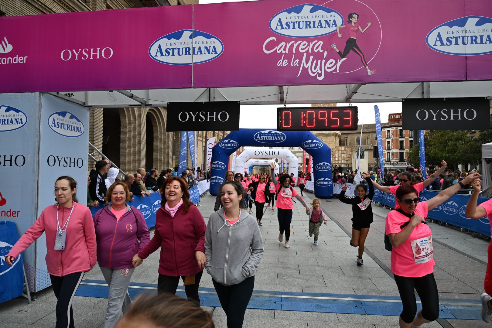 Todas las fotos de la Carrera de la Mujer de Zaragoza 2023. 7068