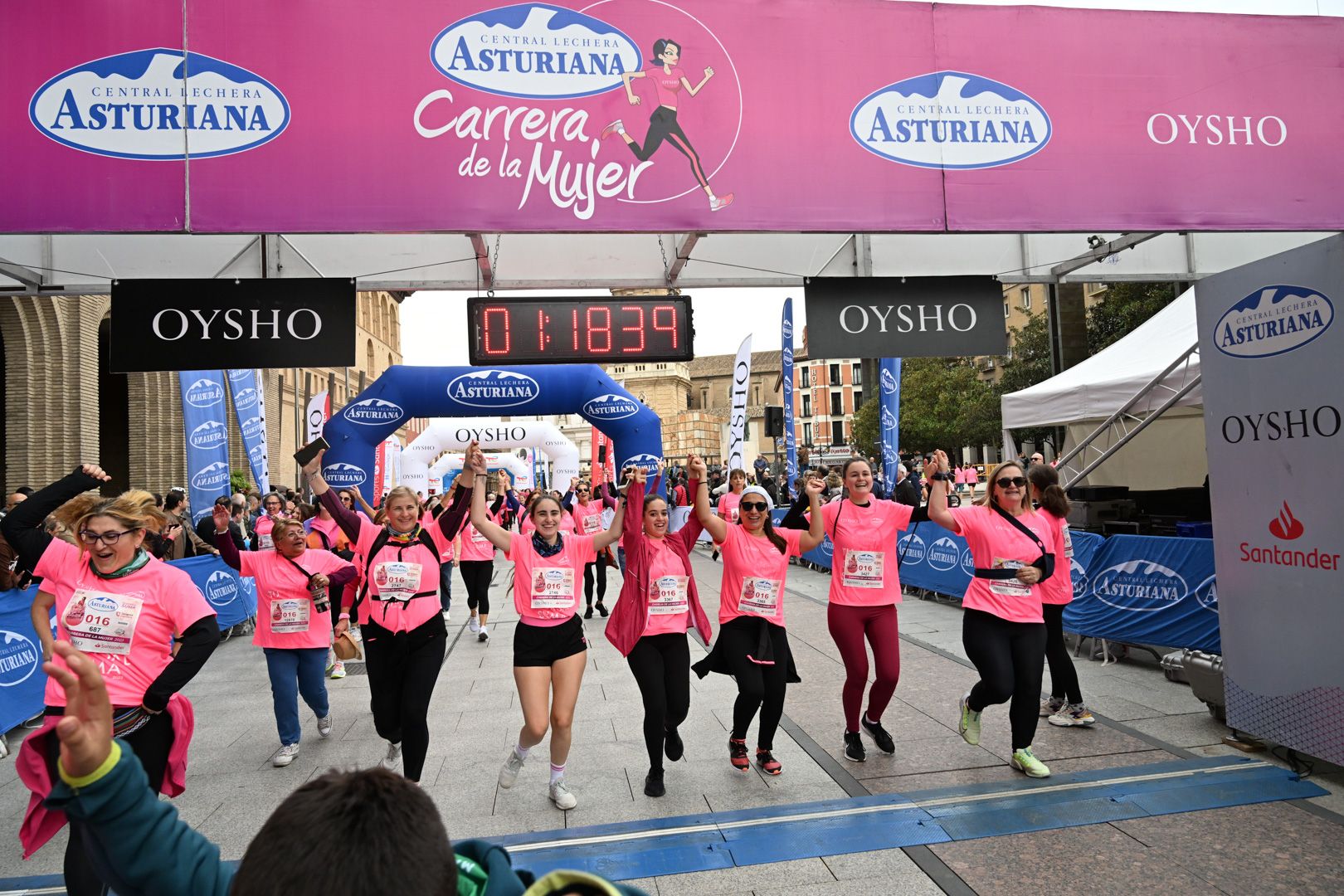 Todas las fotos de la Carrera de la Mujer de Zaragoza 2023. 7800
