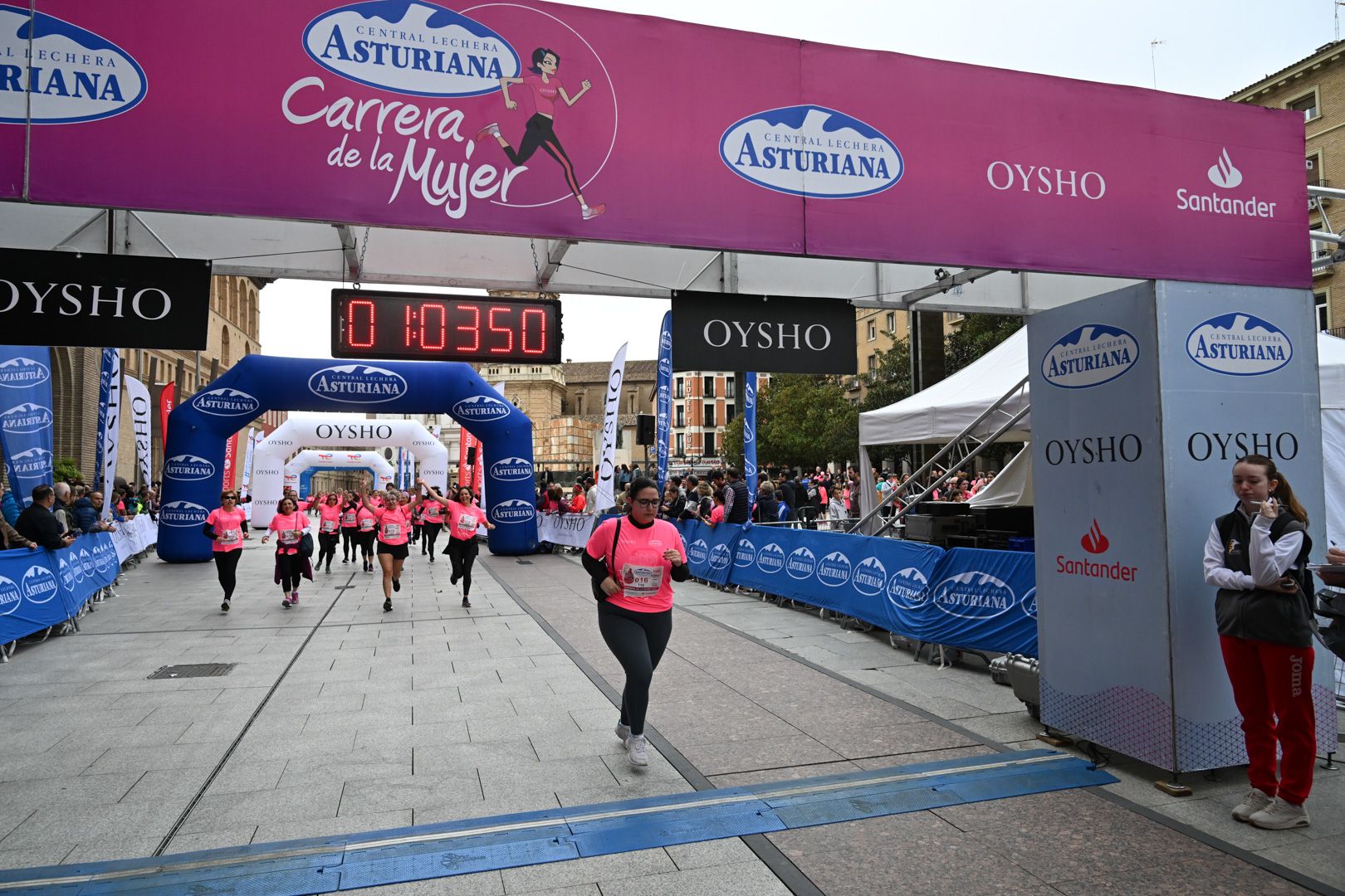 Todas las fotos de la Carrera de la Mujer de Zaragoza 2023. 6584