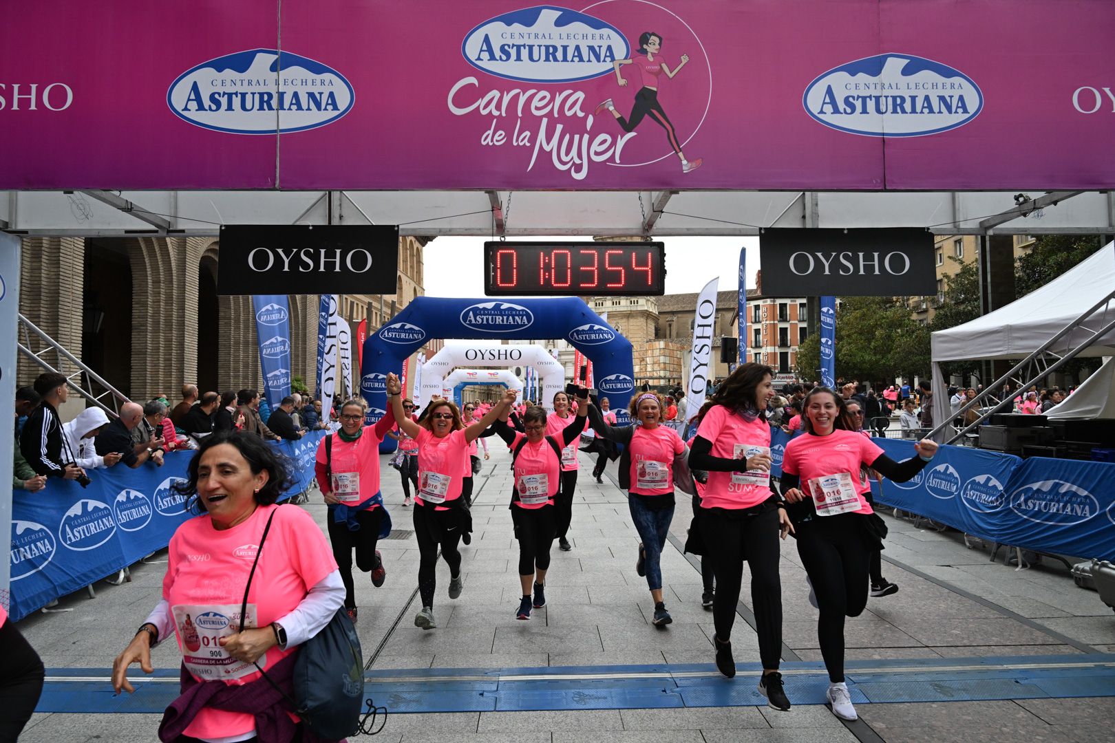Todas las fotos de la Carrera de la Mujer de Zaragoza 2023. 6590