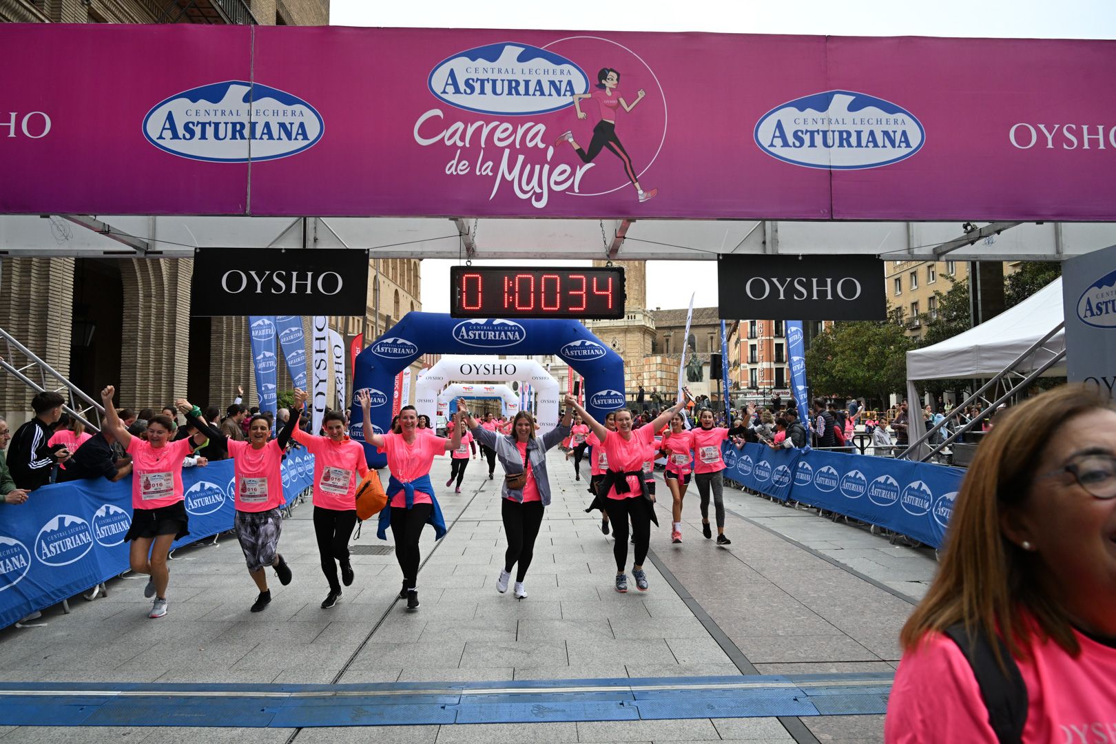 Todas las fotos de la Carrera de la Mujer de Zaragoza 2023. 6364