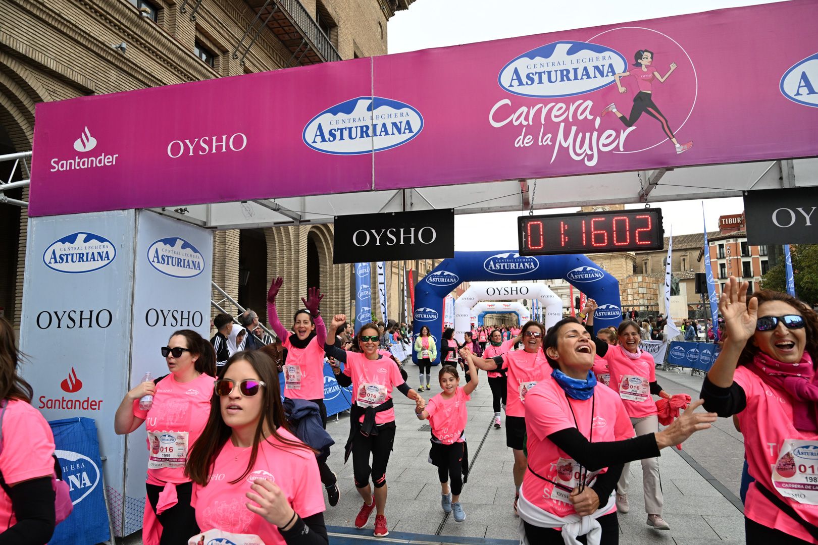 Todas las fotos de la Carrera de la Mujer de Zaragoza 2023. 7570