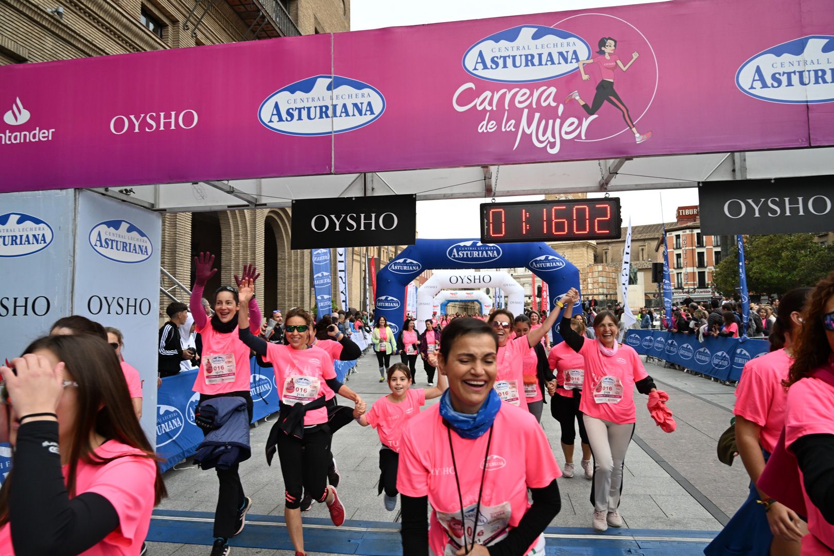 Todas las fotos de la Carrera de la Mujer de Zaragoza 2023. 7571