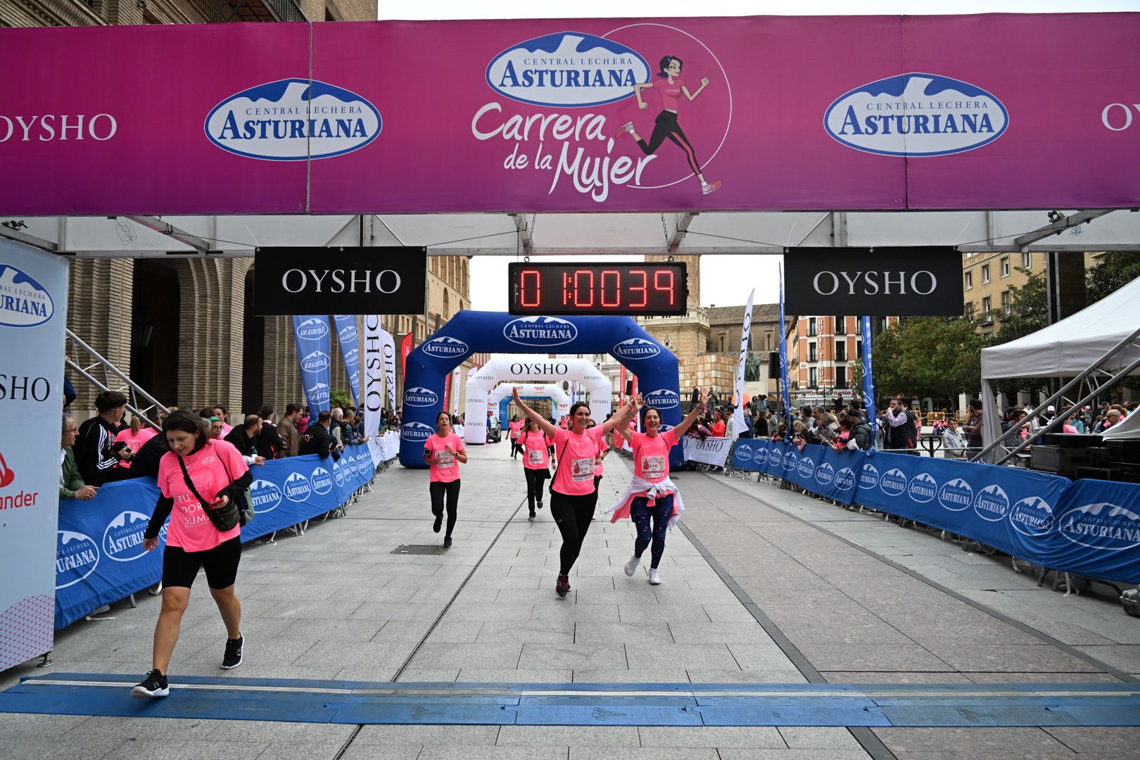 Todas las fotos de la Carrera de la Mujer de Zaragoza 2023. 6371